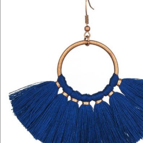 Boho Hoop Fan Shaped Tassel Drop Fashion Earrings - Picture 2 of 2